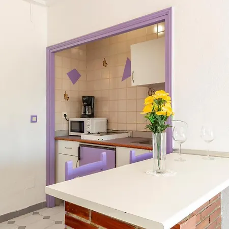 Tatil Evi Stunning Apartment In Torremolinos With Wifi
