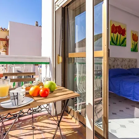 Stunning Apartment In Torremolinos With Wifi *