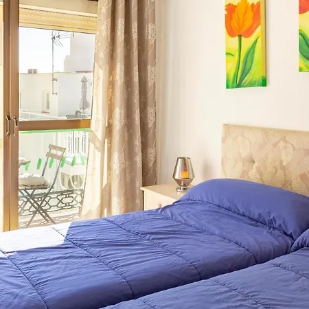 Stunning Apartment In Torremolinos With Wifi Tatil Evi Torremolinos